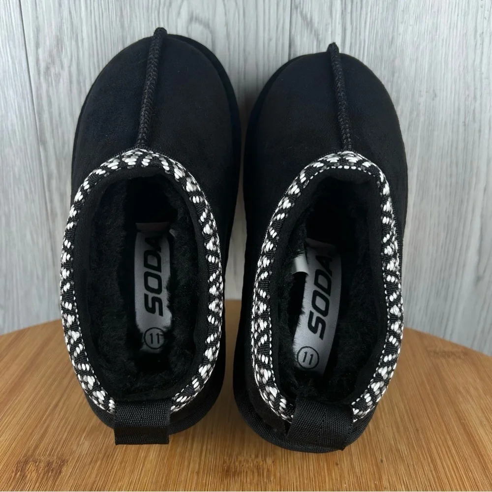 Children’s Black Suede Slip-On Shoes with Patterned Trim (SIMMON-IIM)